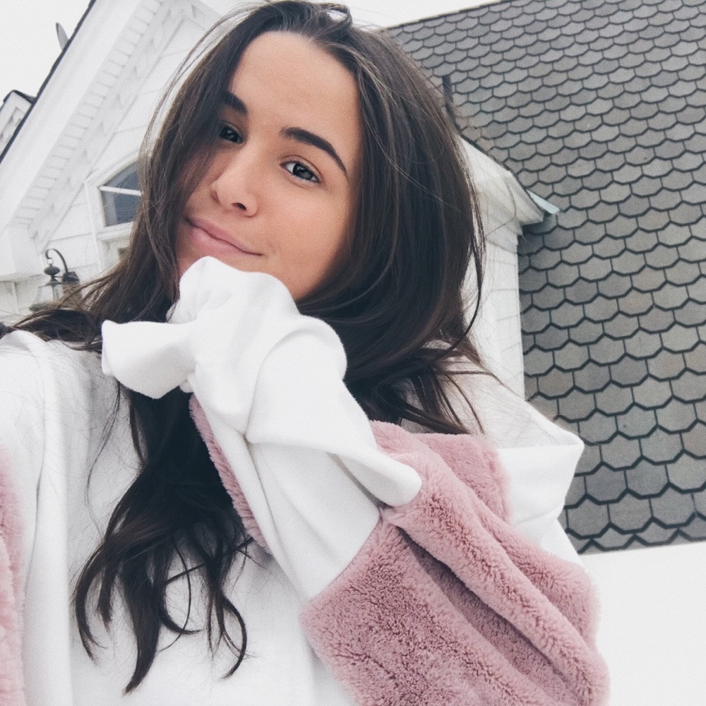 Meet your Posher, Leelee